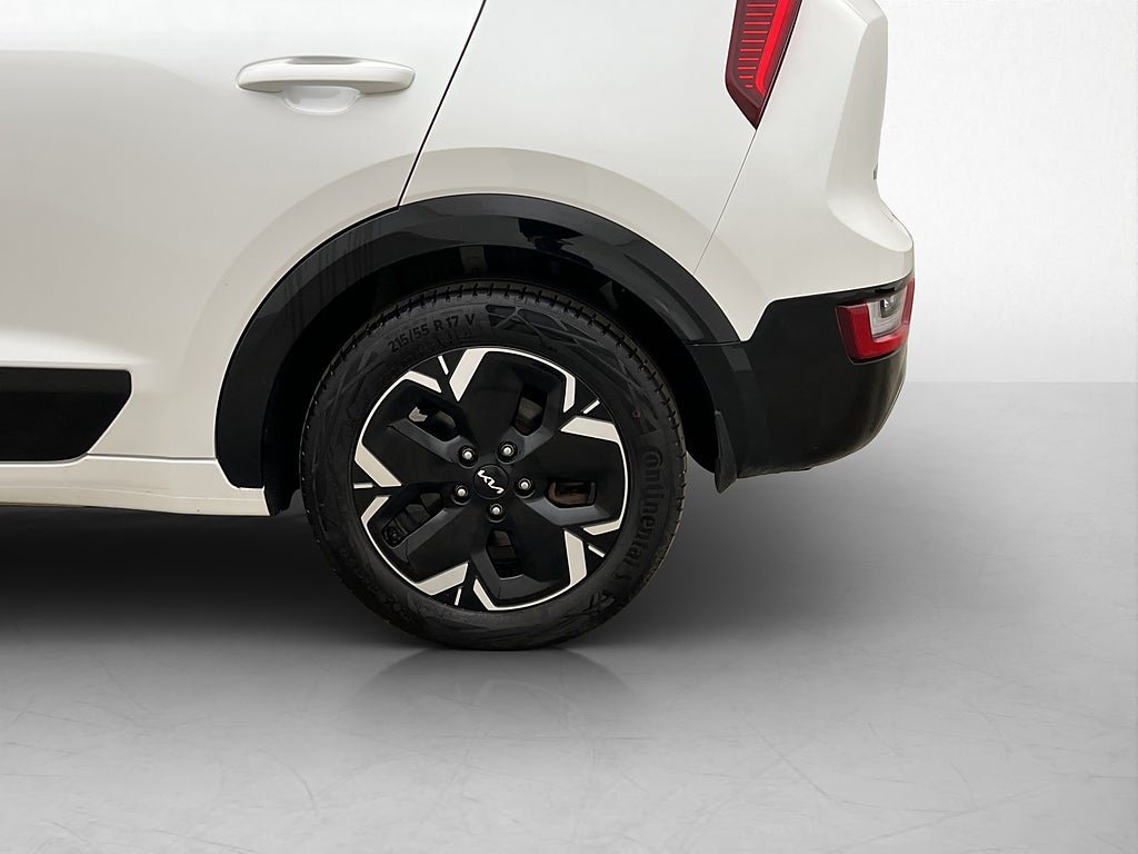 Vehicle Image 30