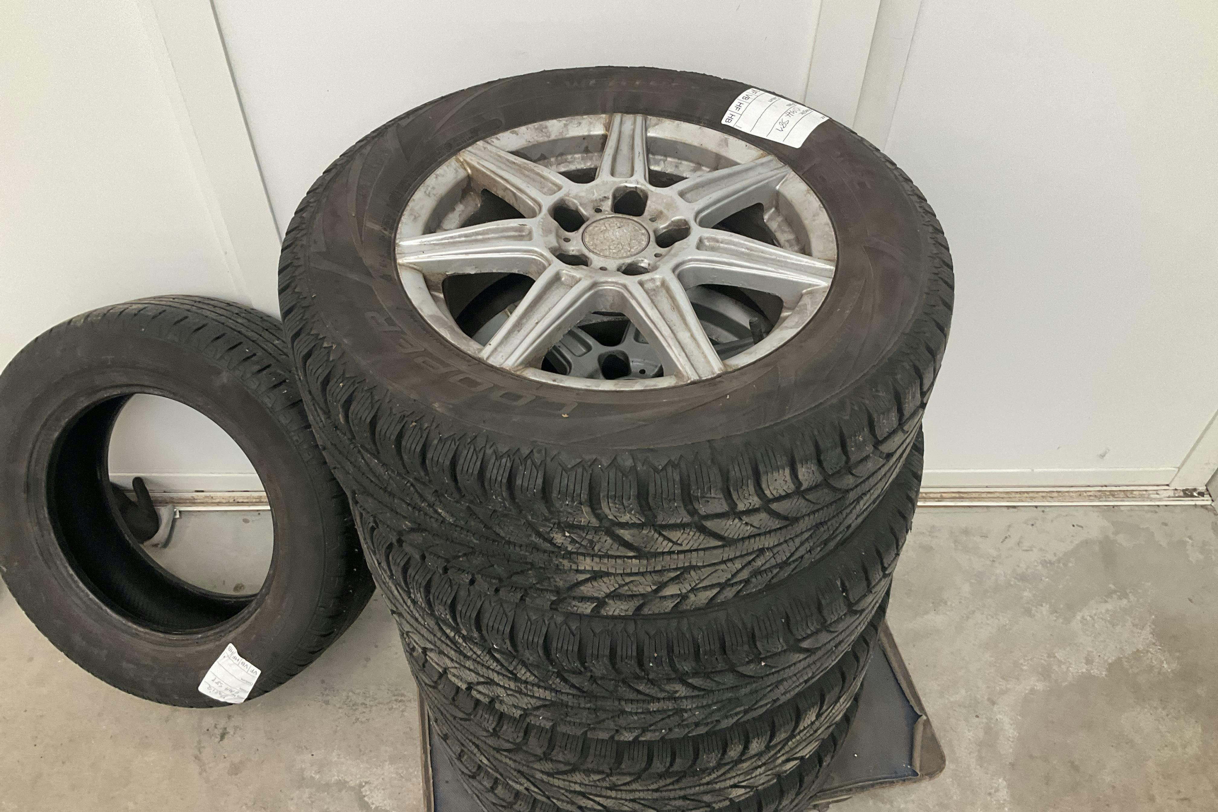 Vehicle Image 13