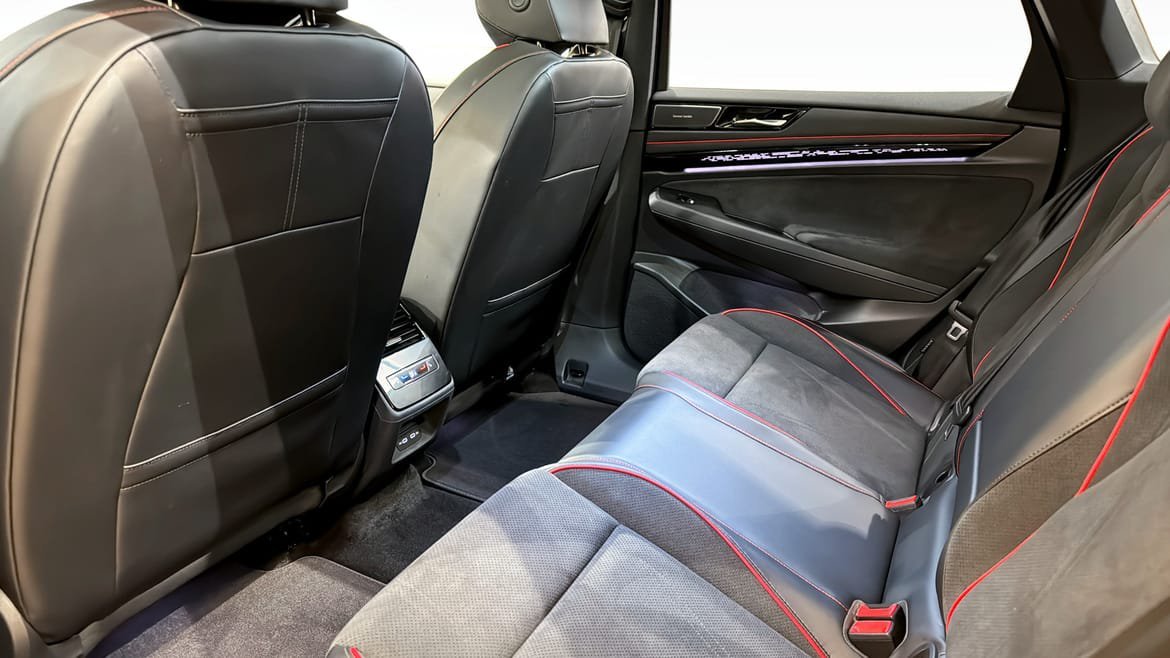 Vehicle Image 12
