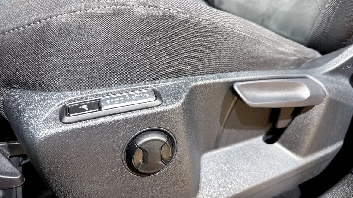 Vehicle Image 17