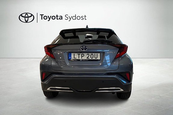 Vehicle Image 4