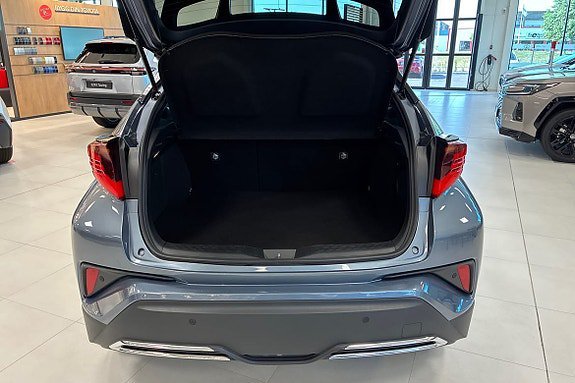 Vehicle Image 10