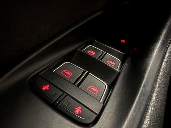 Vehicle Image 26