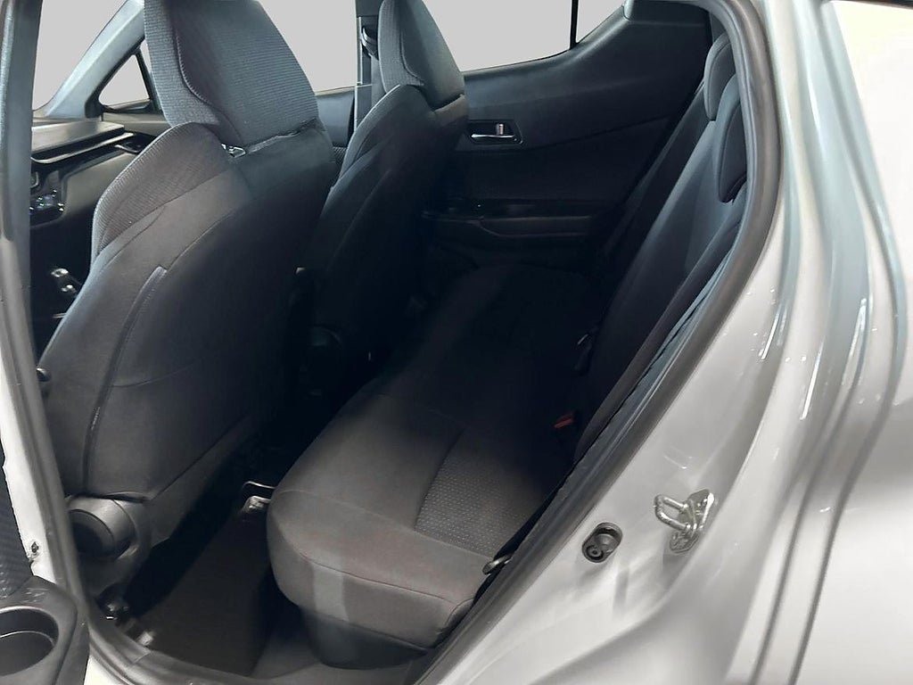 Vehicle Image 11