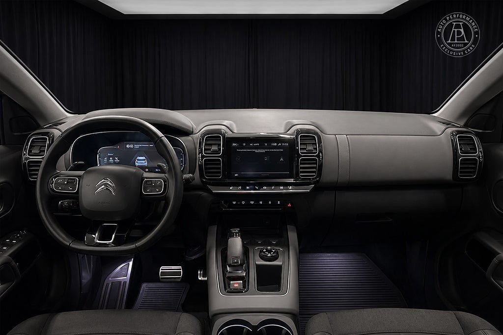 Vehicle Image 9