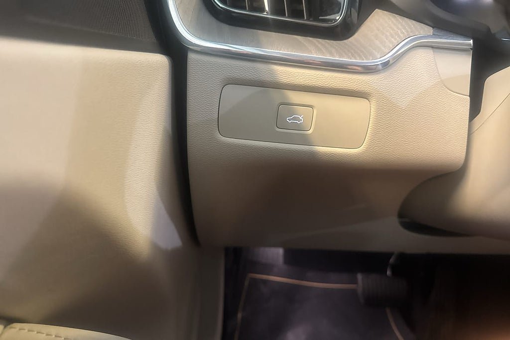 Vehicle Image 40