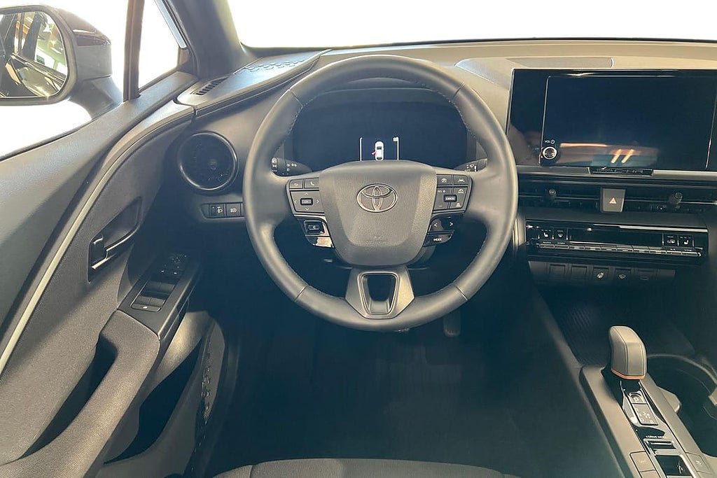 Vehicle Image 11