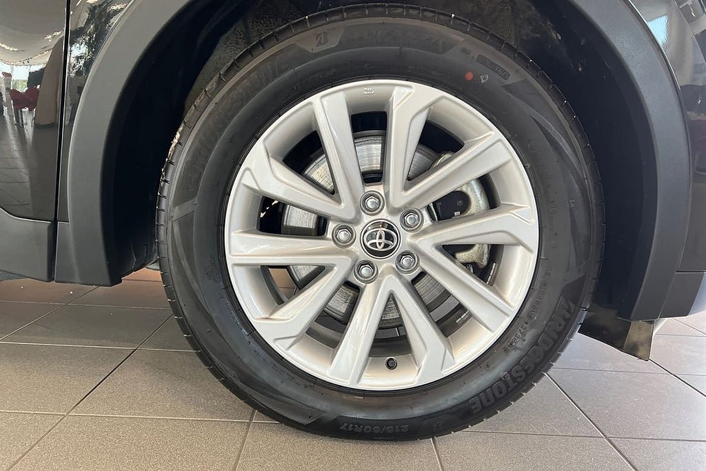 Vehicle Image 17
