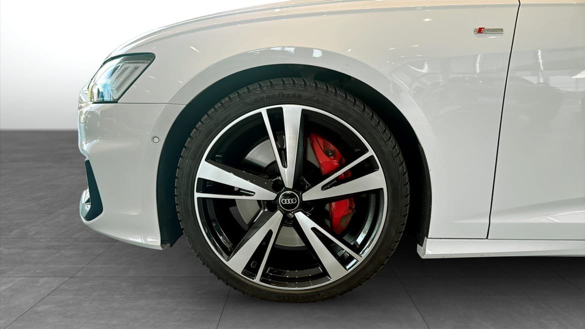 Vehicle Image 6