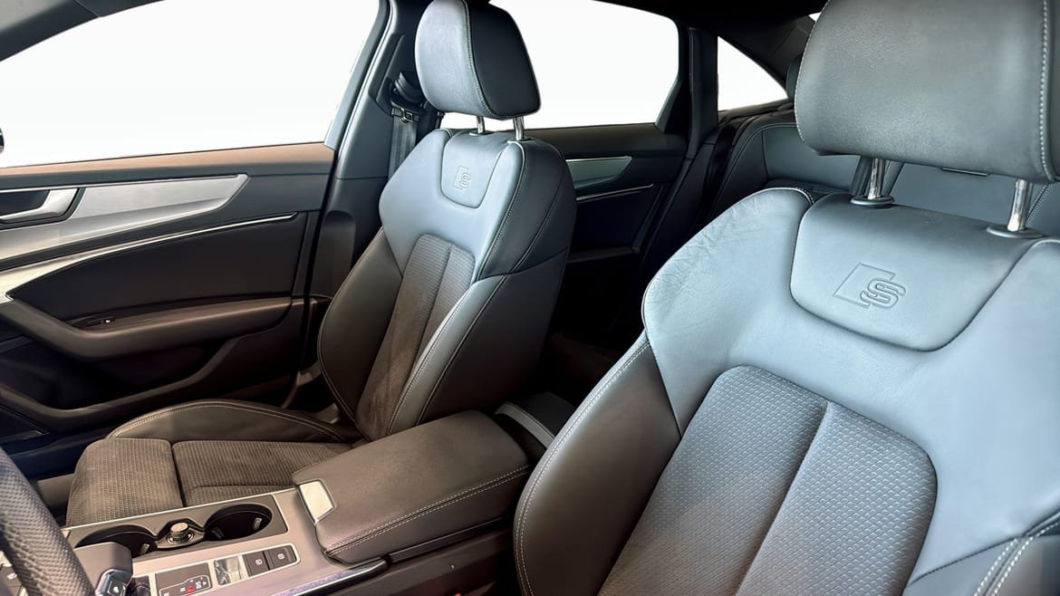 Vehicle Image 8