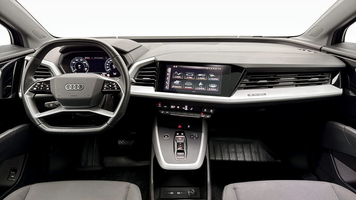 Vehicle Image 10