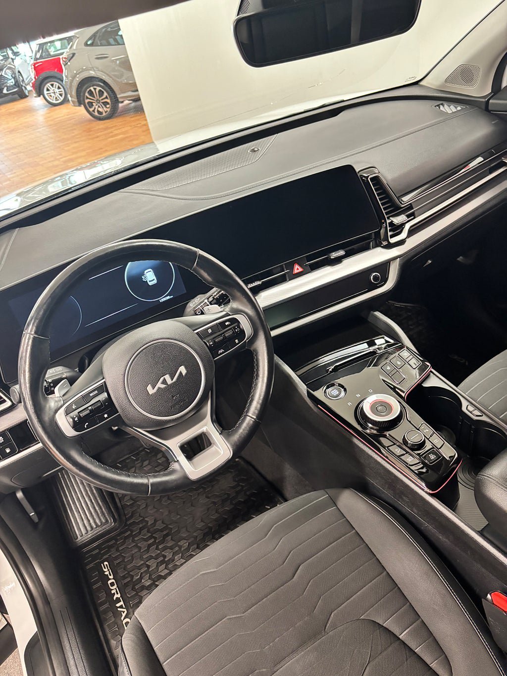 Vehicle Image 11