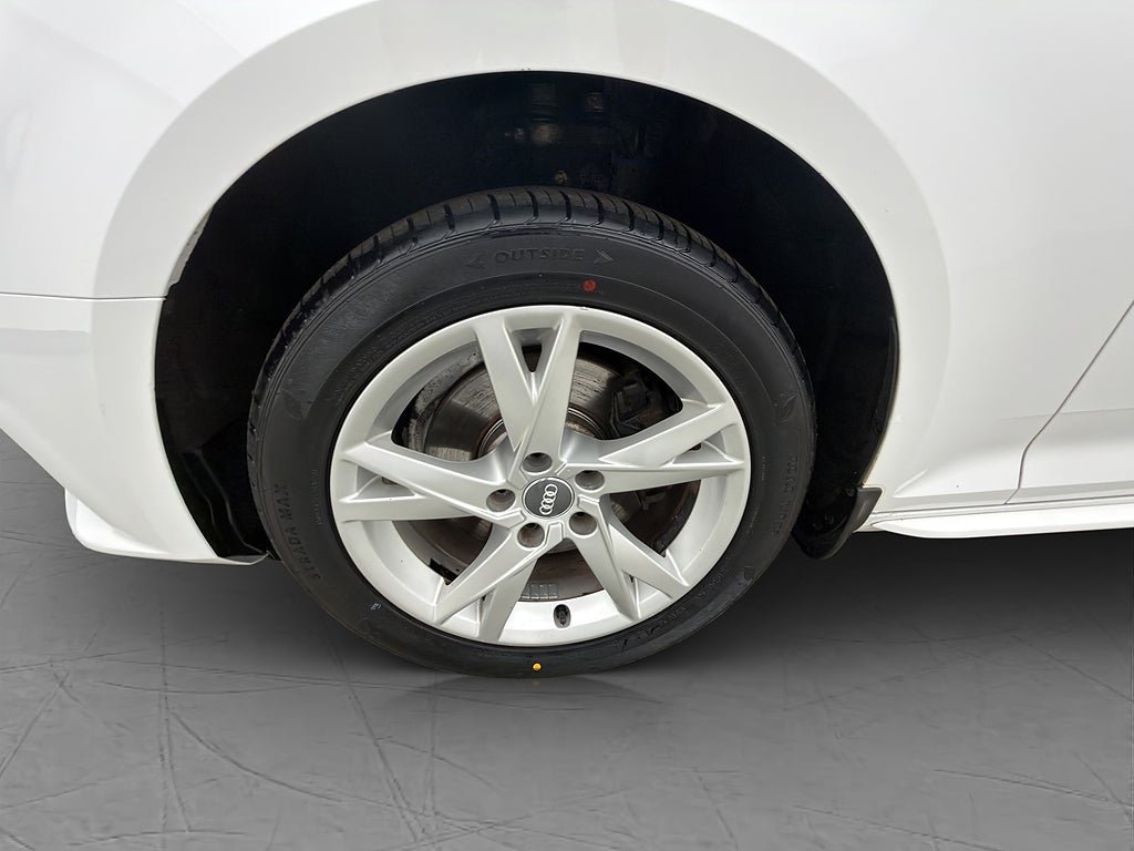 Vehicle Image 30