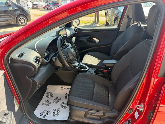 Vehicle Image 12