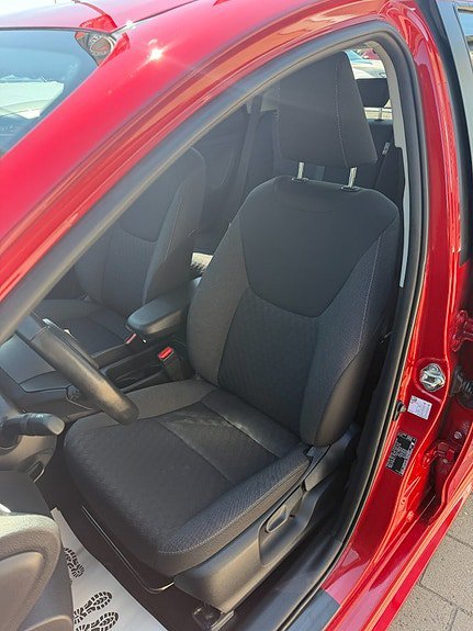 Vehicle Image 15