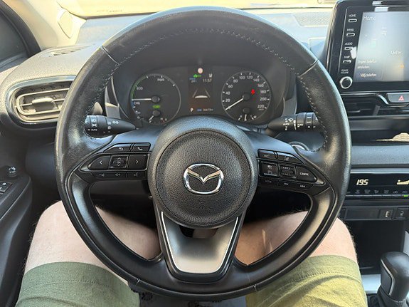 Vehicle Image 16