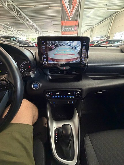 Vehicle Image 19