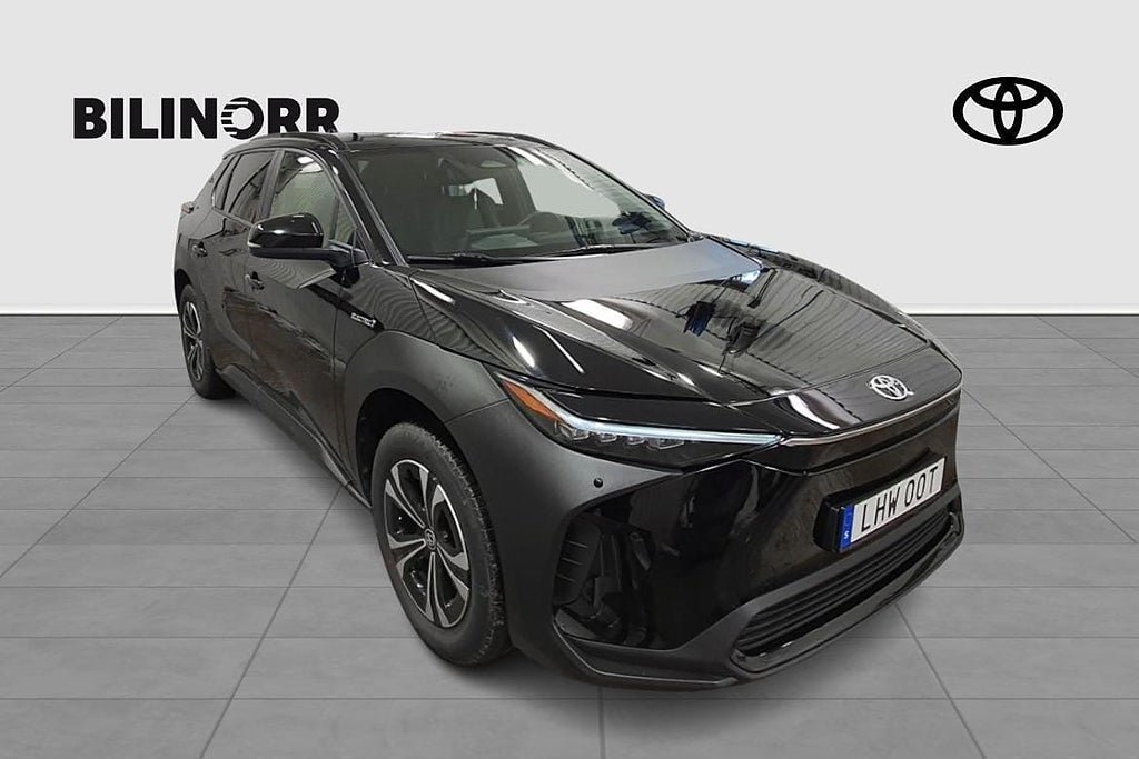 Vehicle Image 8