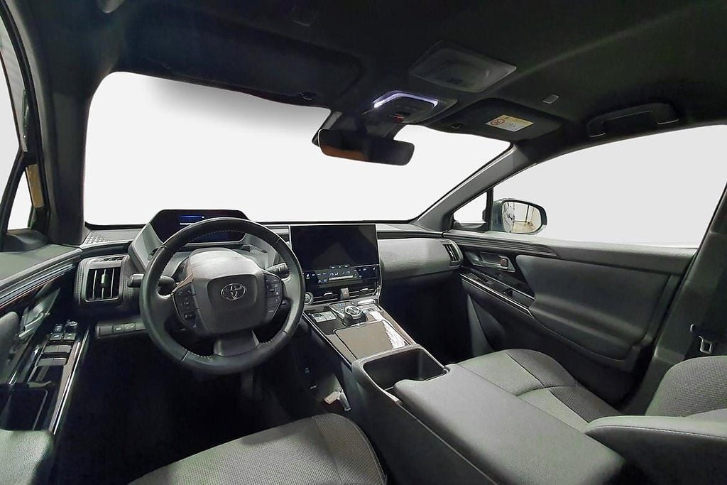 Vehicle Image 14