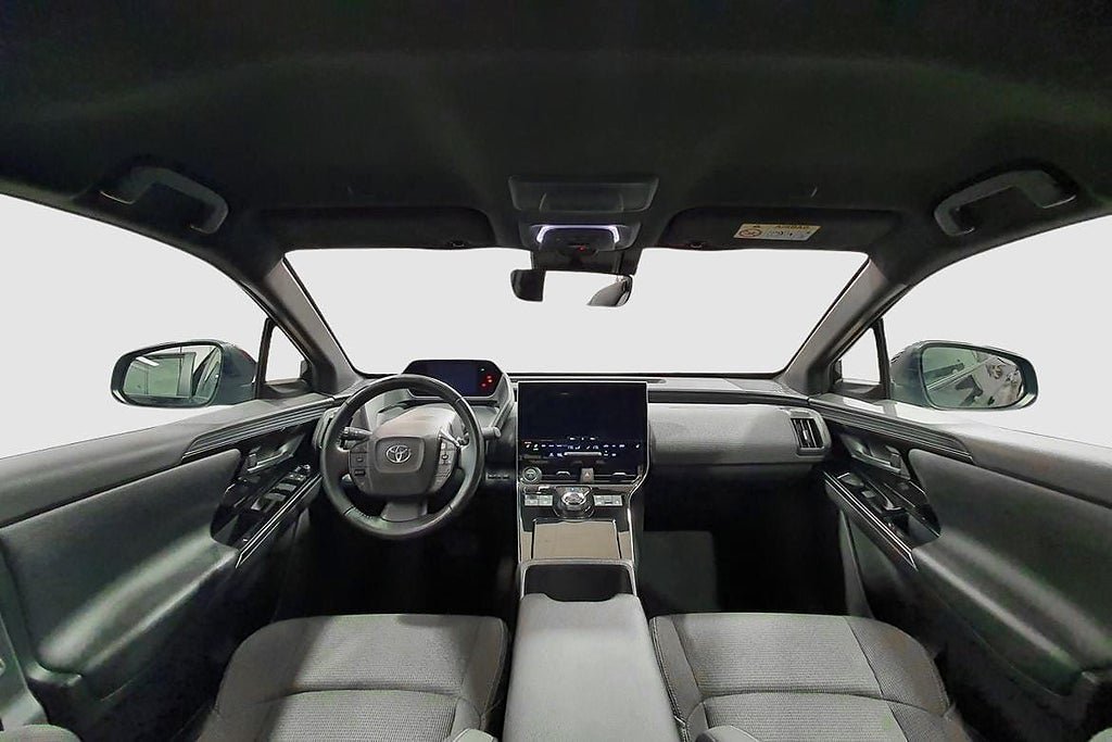 Vehicle Image 15