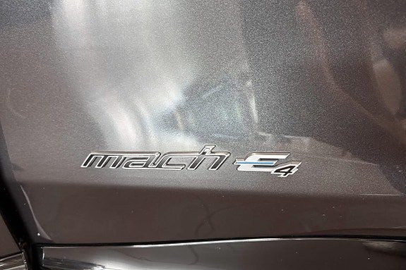 Vehicle Image 26