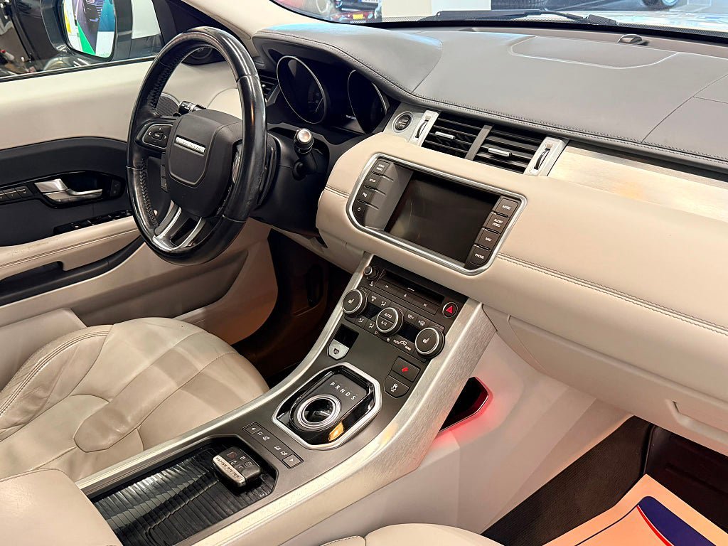 Vehicle Image 8