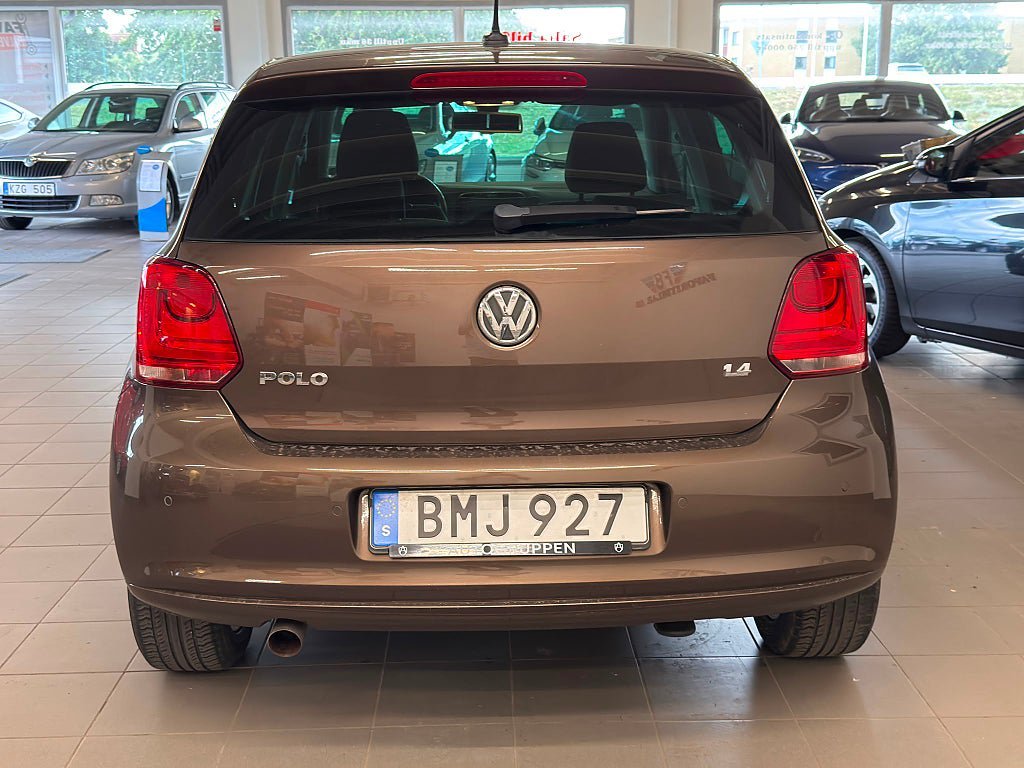 Vehicle Image 16