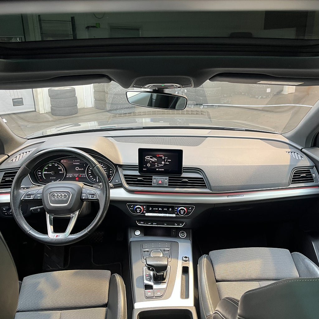 Vehicle Image 10