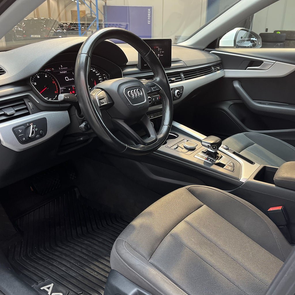 Vehicle Image 8