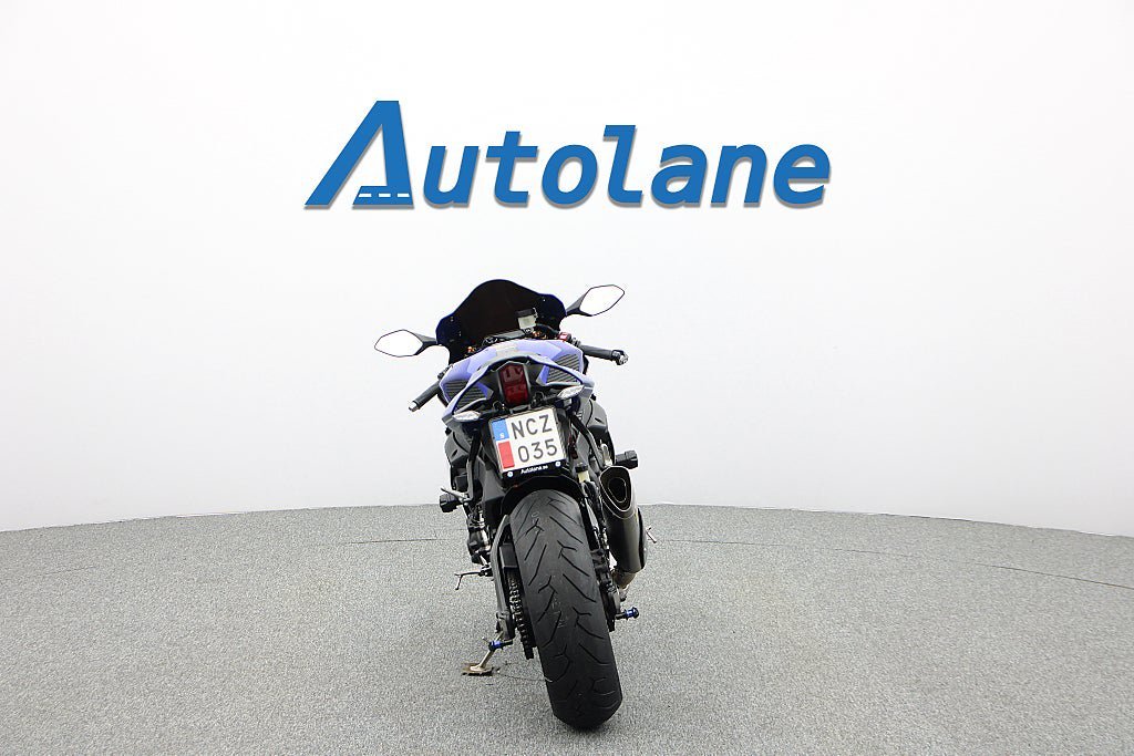 Vehicle Image 8
