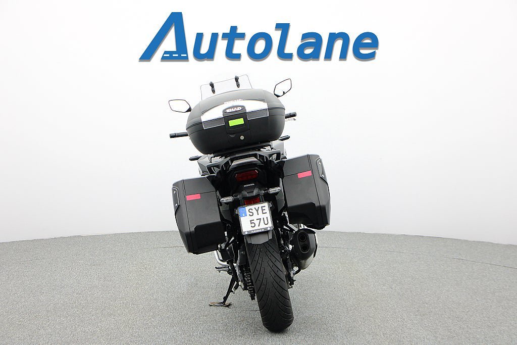 Vehicle Image 8