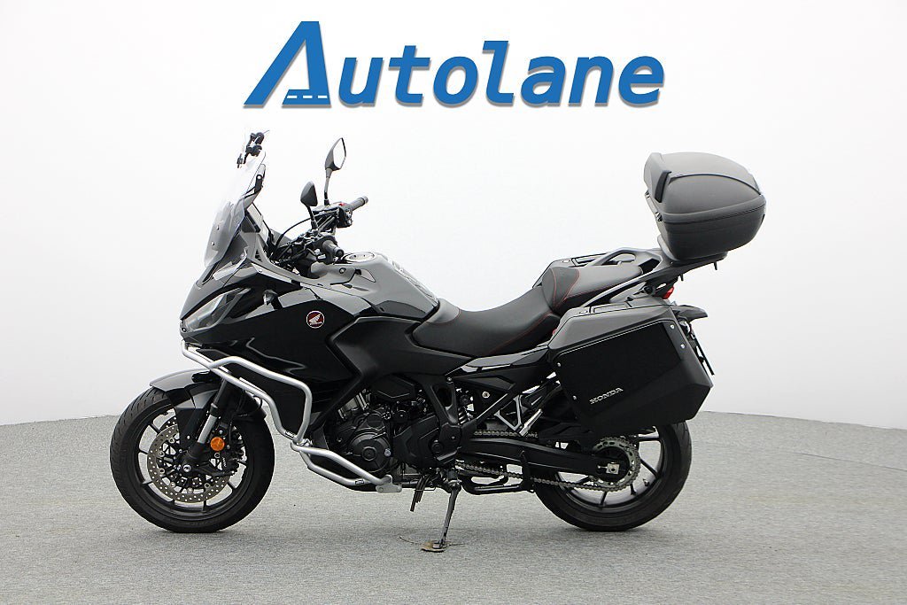 Vehicle Image 9