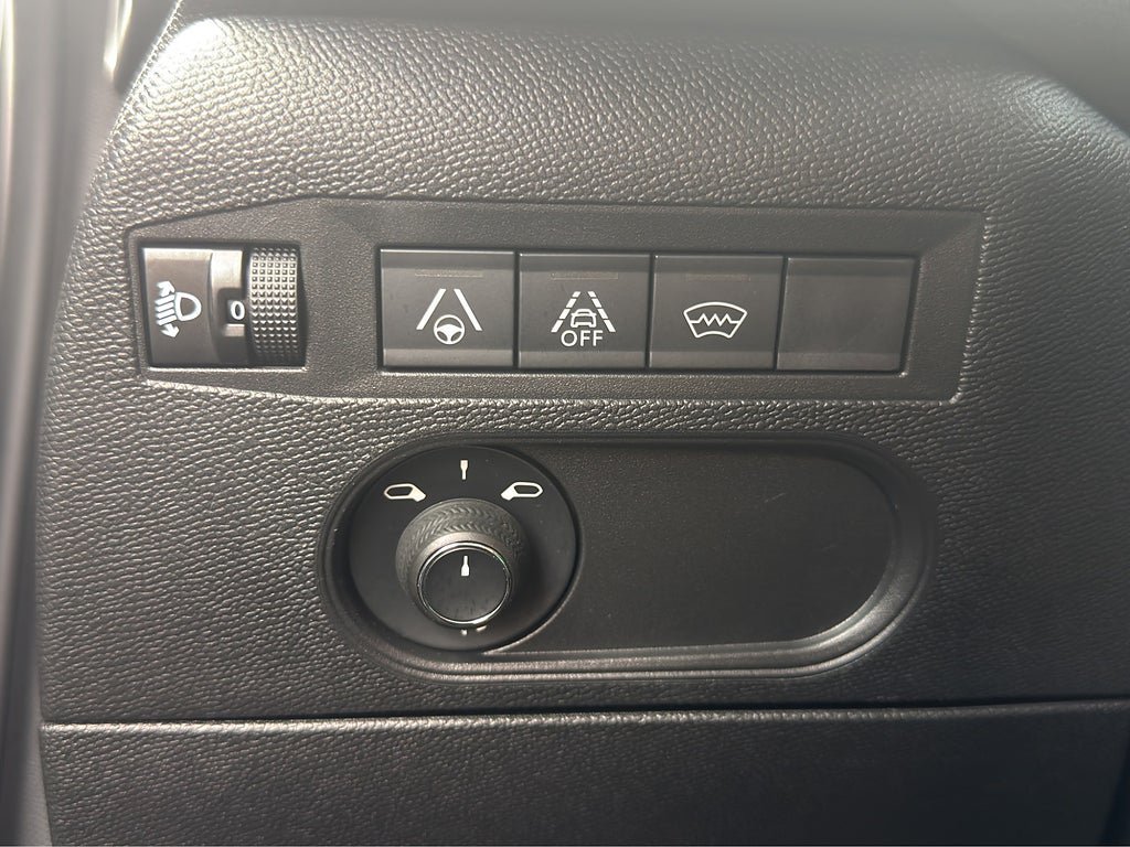 Vehicle Image 28