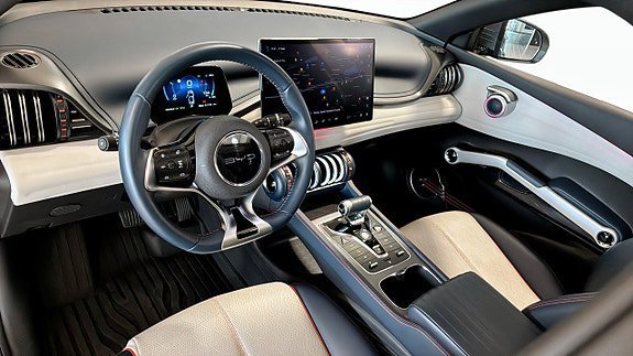 Vehicle Image 12