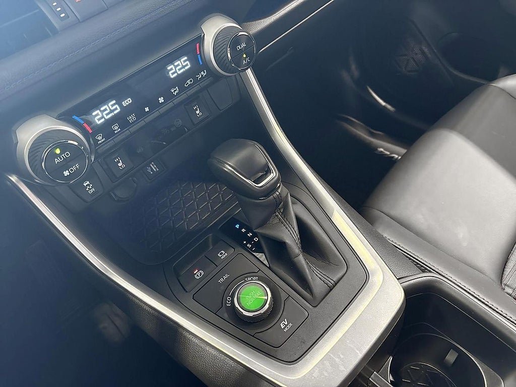 Vehicle Image 18