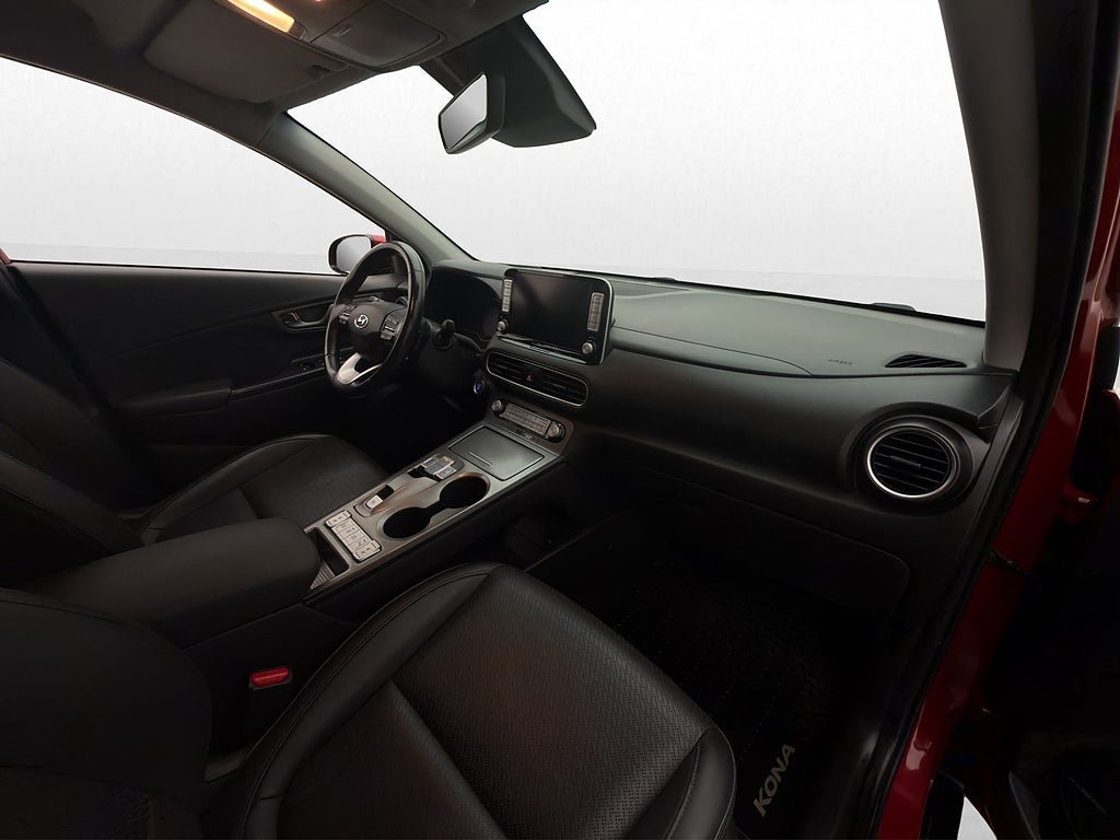 Vehicle Image 25