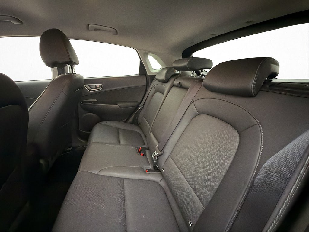 Vehicle Image 26