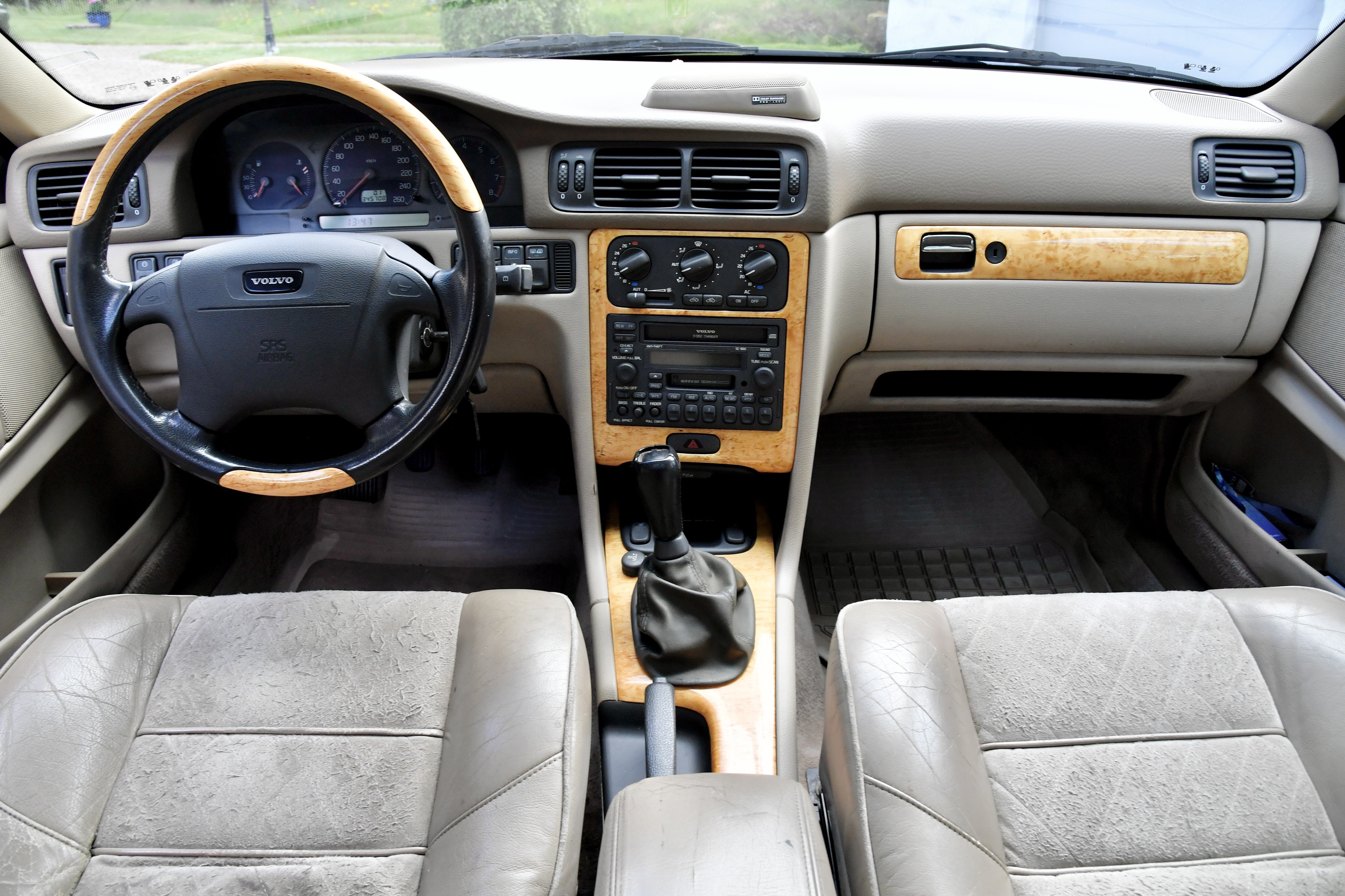 Vehicle Image 22