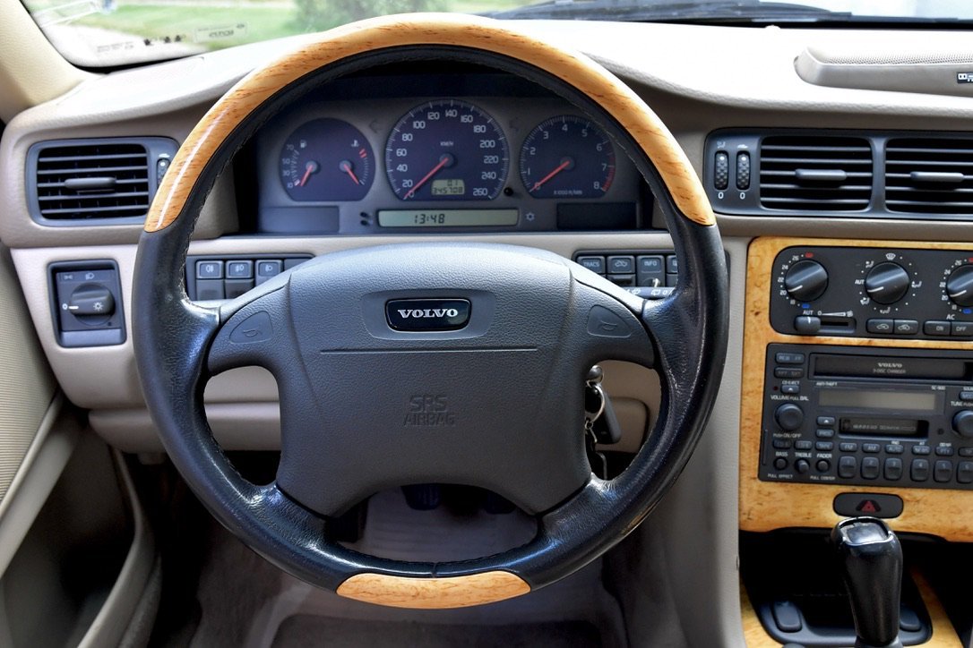 Vehicle Image 24