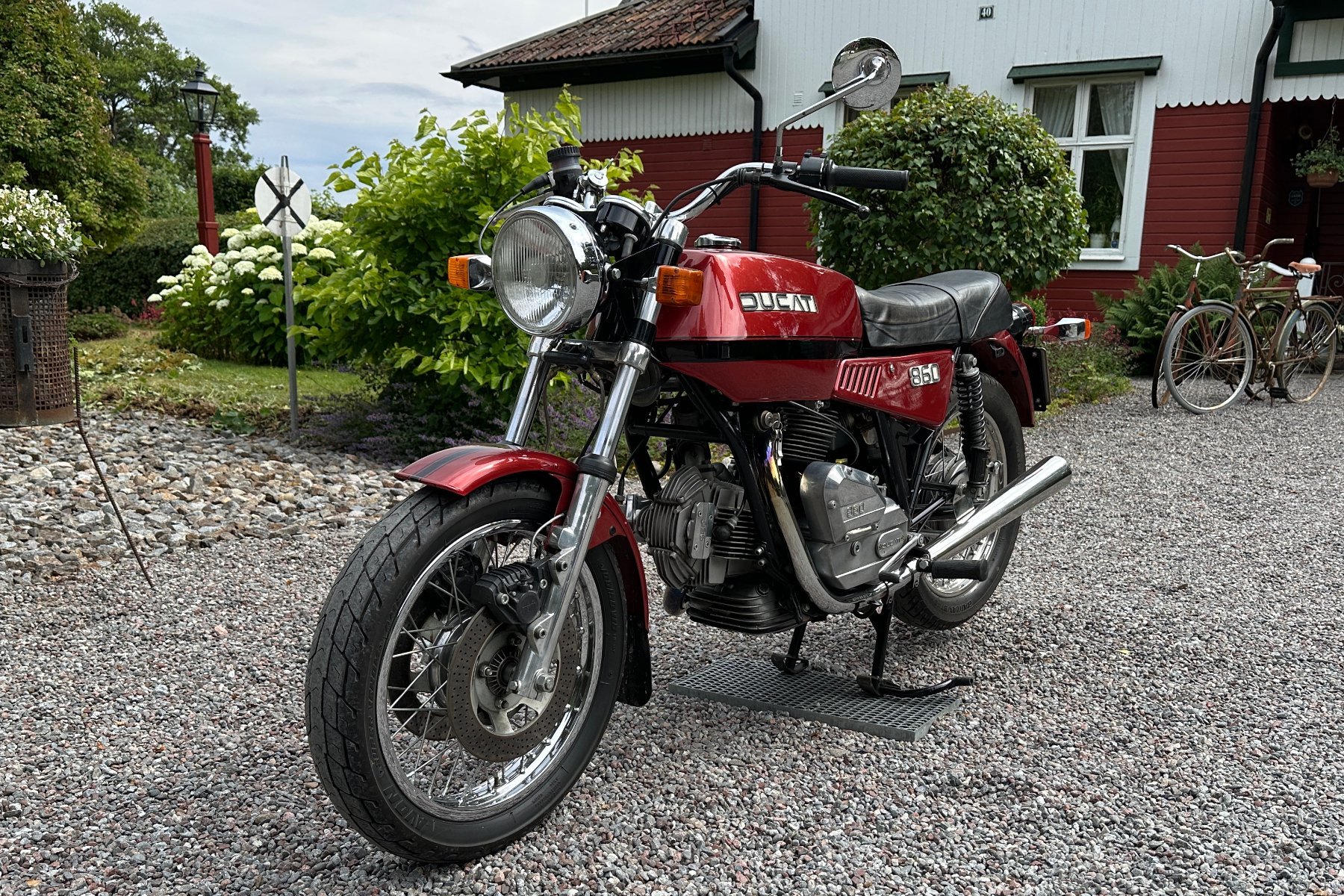 Vehicle Image 12