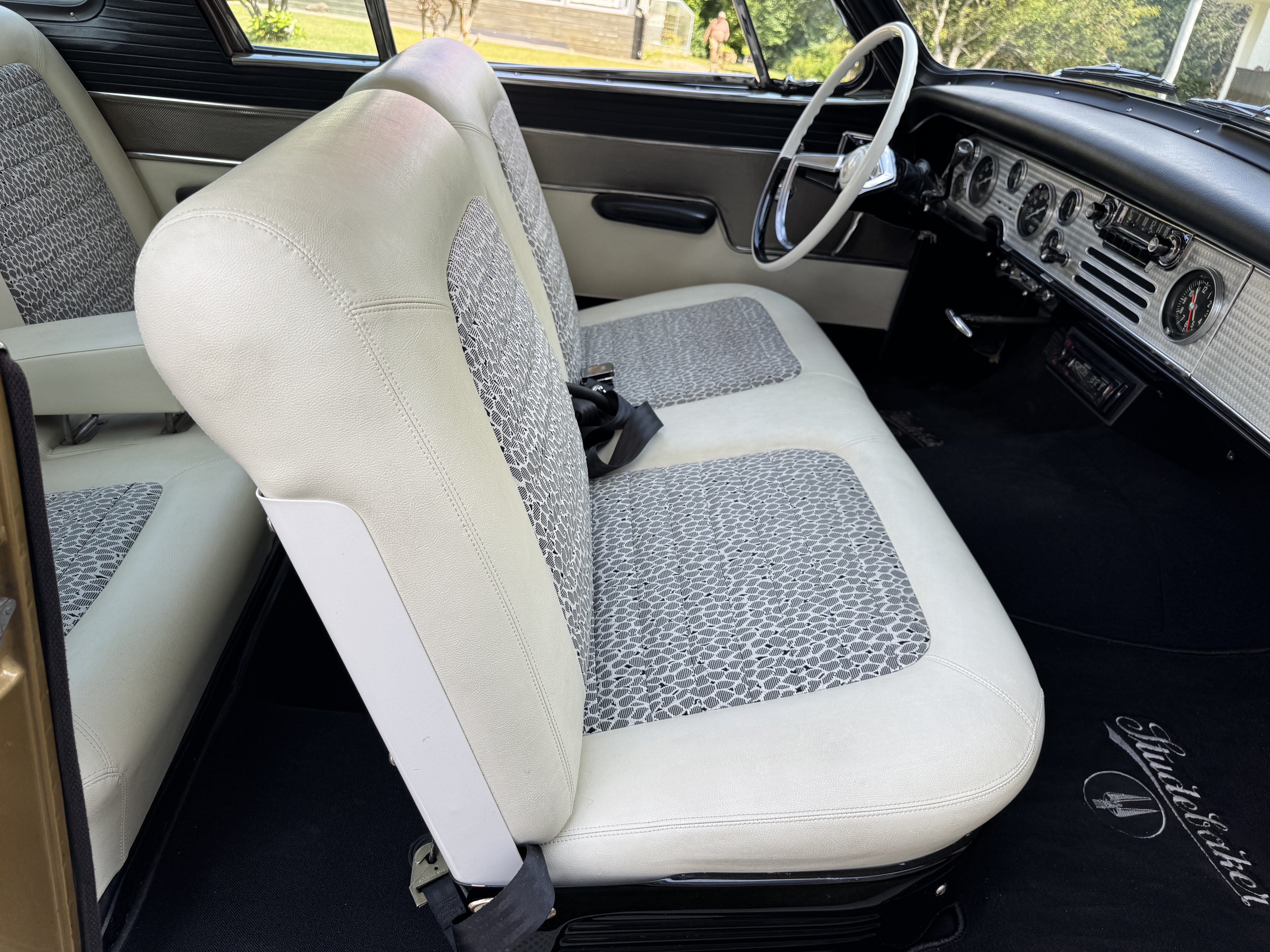 Vehicle Image 31