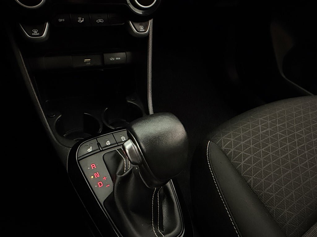 Vehicle Image 23