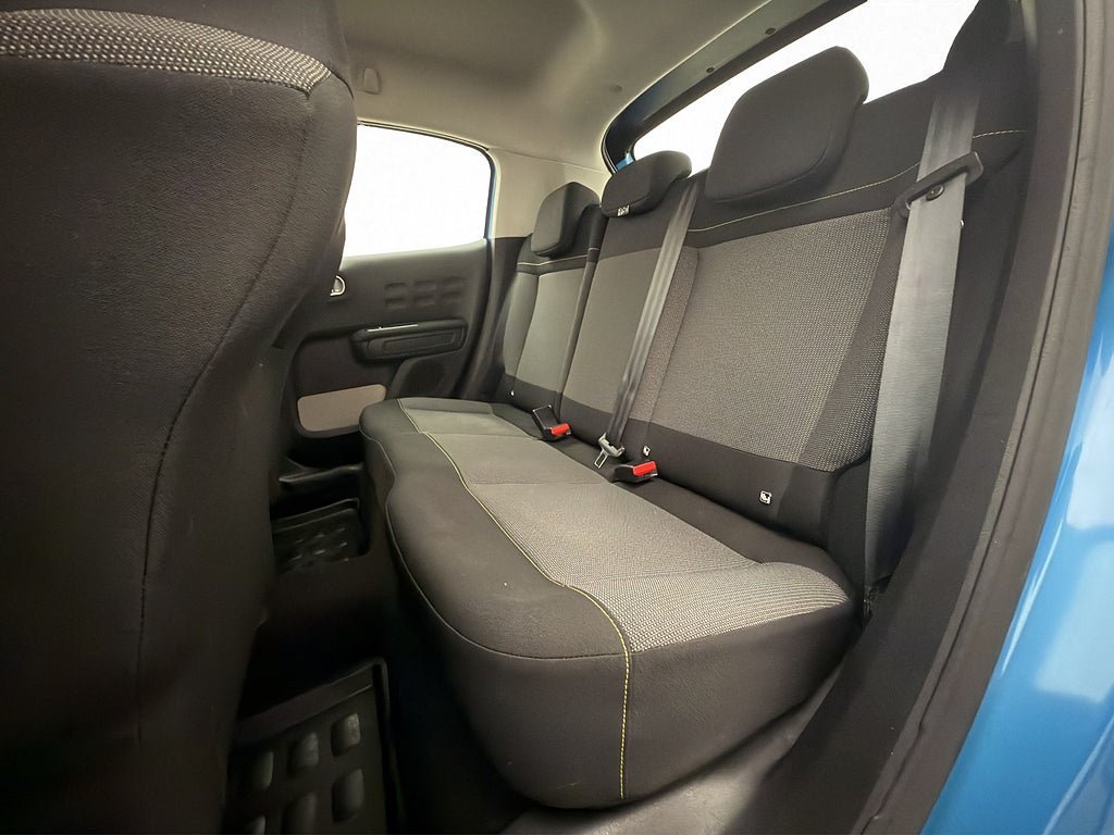 Vehicle Image 25