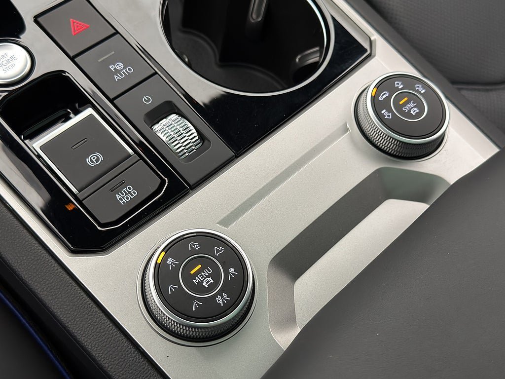 Vehicle Image 33
