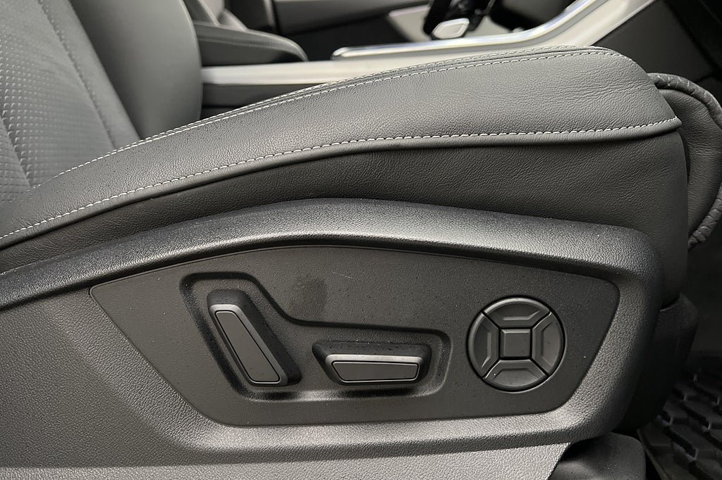 Vehicle Image 22