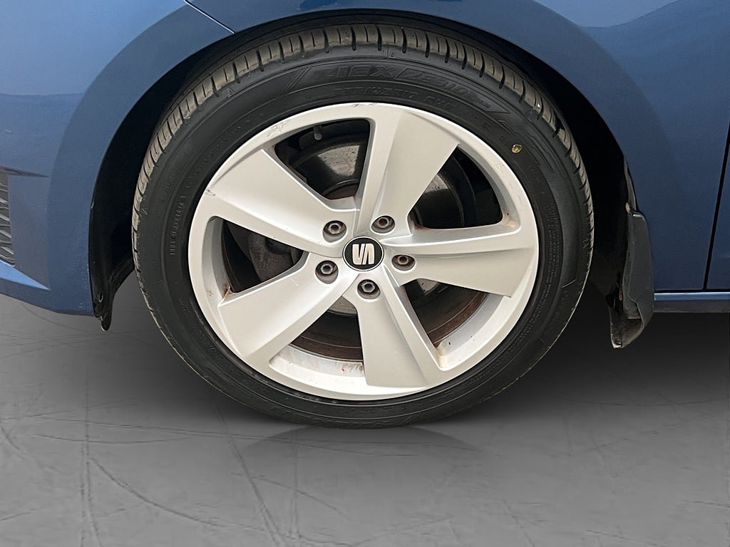 Vehicle Image 22