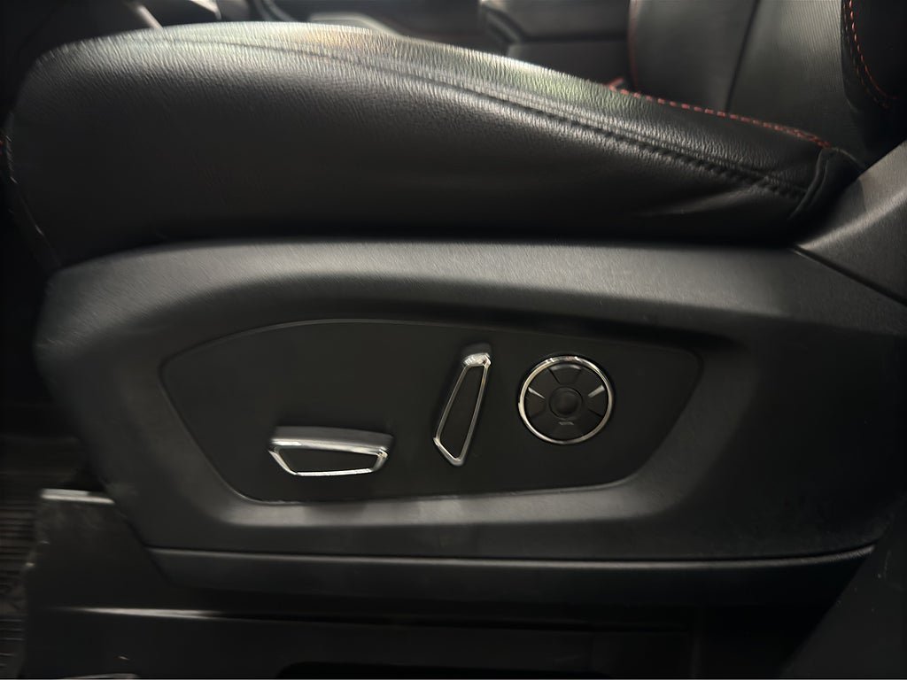 Vehicle Image 23