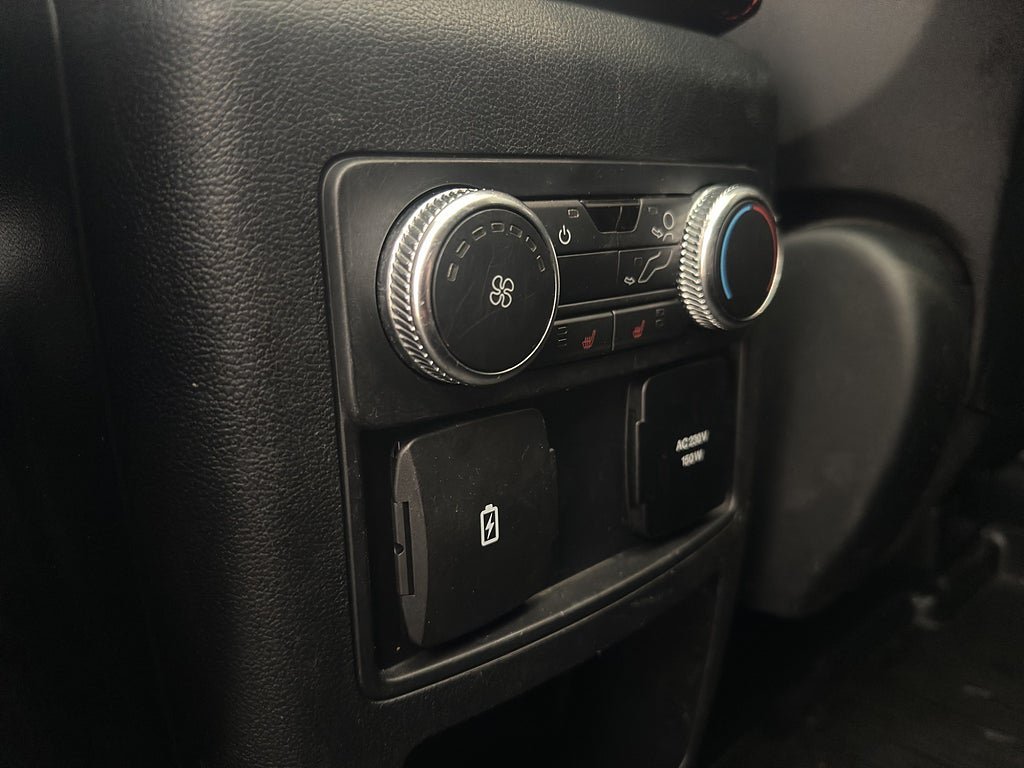 Vehicle Image 26