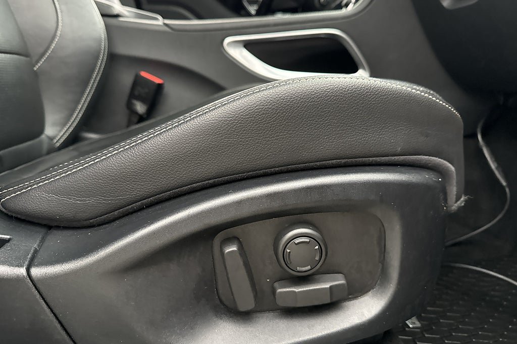 Vehicle Image 24