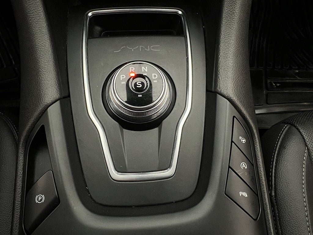 Vehicle Image 25